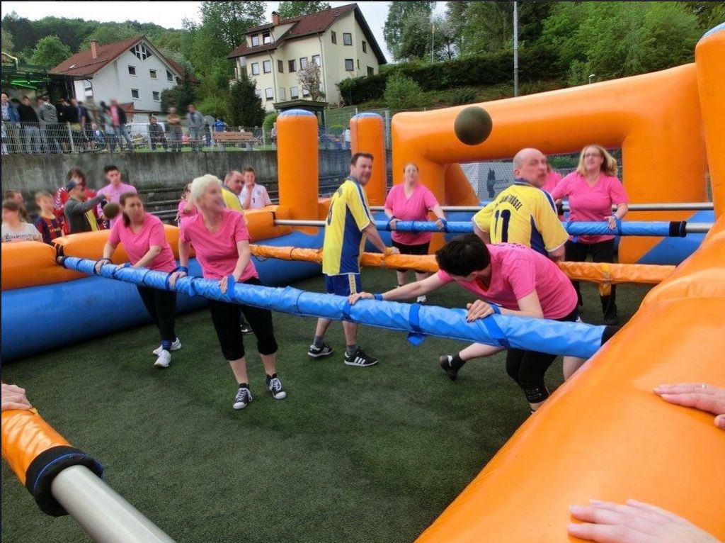 Menschenkicker Mieten - Fotos Von Unseren Menschenkickern Im Einsatz ...